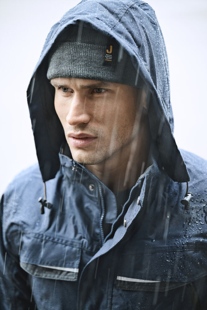 Regnkläder för arbete i våta och tuffa miljöer.