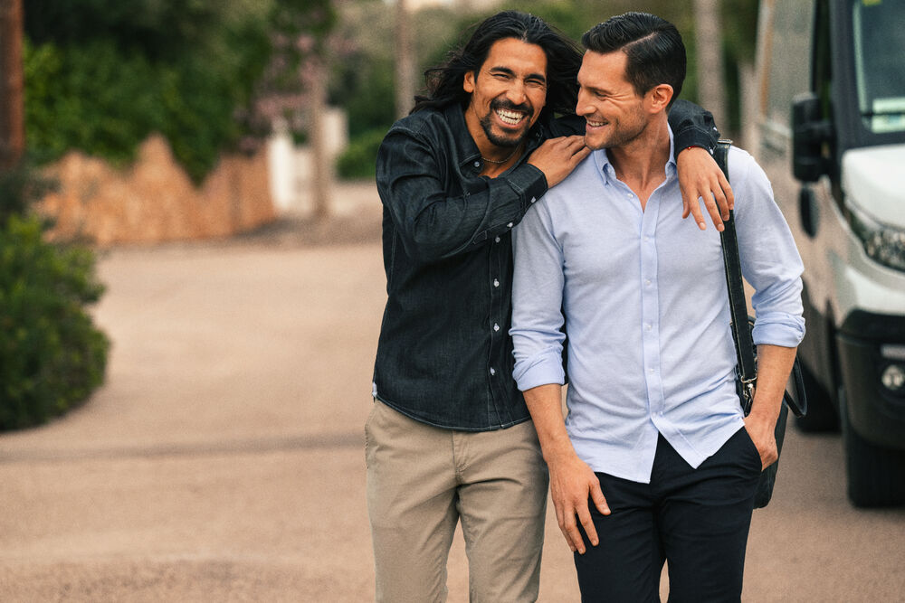 Officer från James Harvest