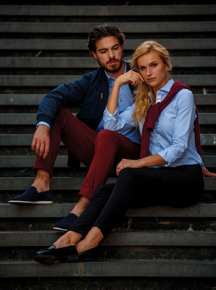 Officer från James Harvest