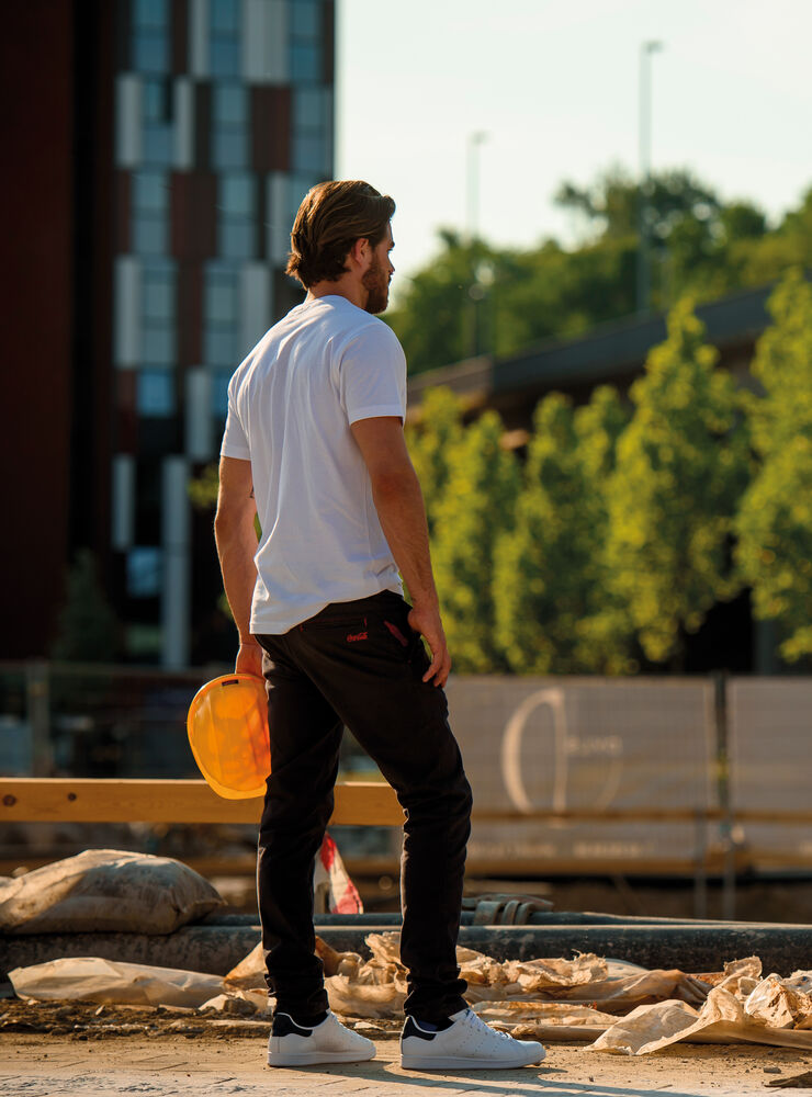 Officer från James Harvest