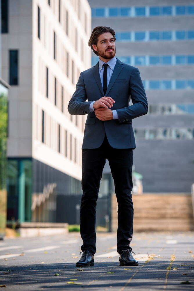 Officer från James Harvest