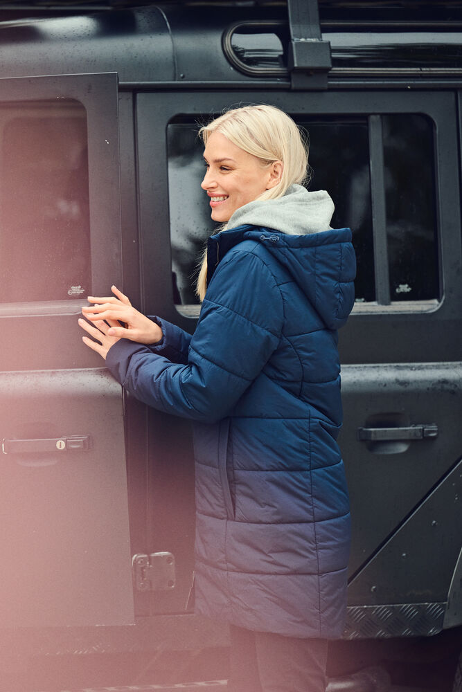 Nordmont Woman från James Harvest