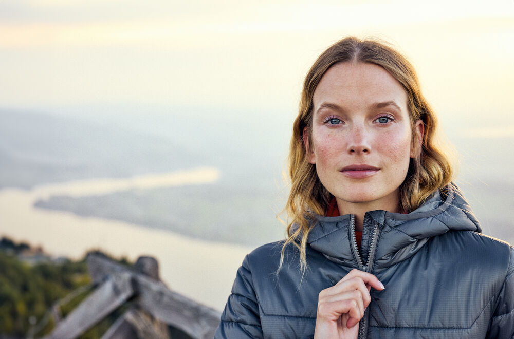 Meadows Woman från James Harvest