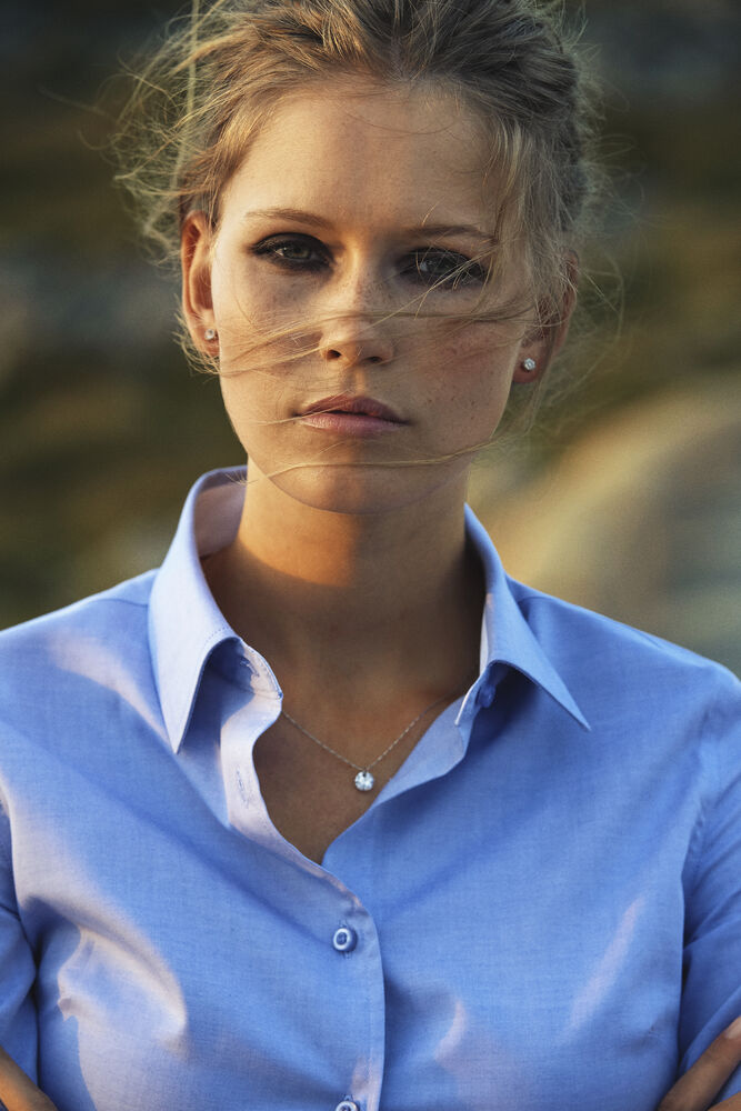 Redding Woman från James Harvest