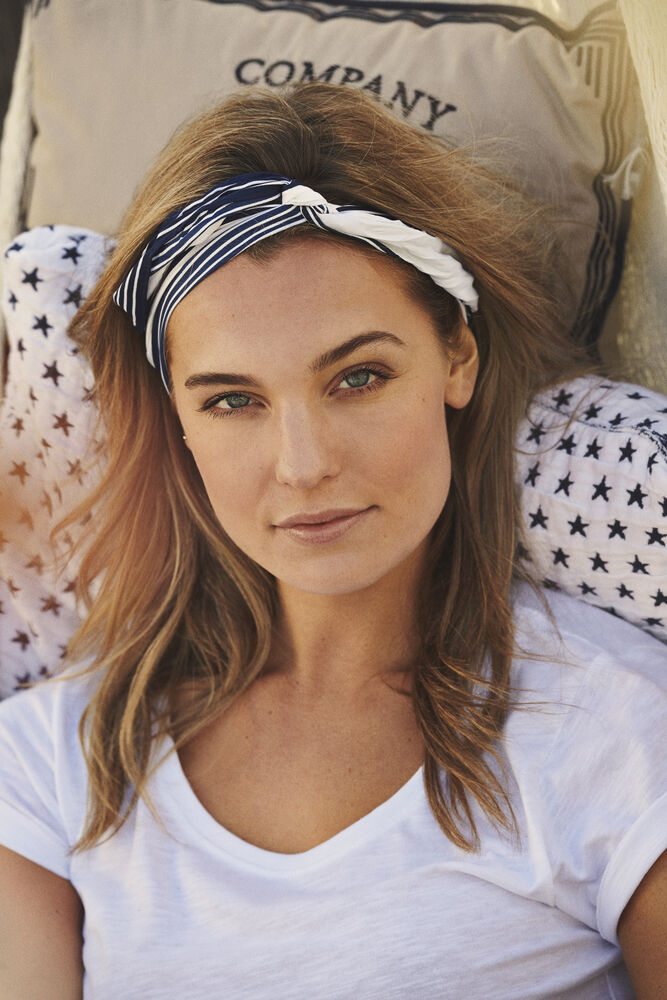 Twoville Woman från James Harvest