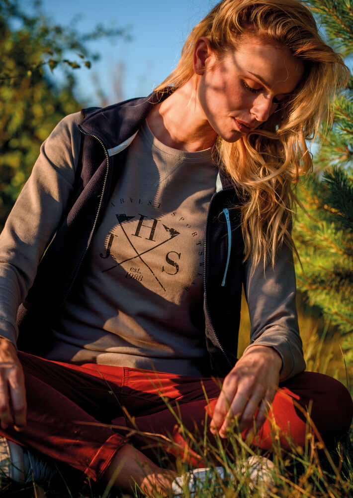 Officer  Woman från James Harvest