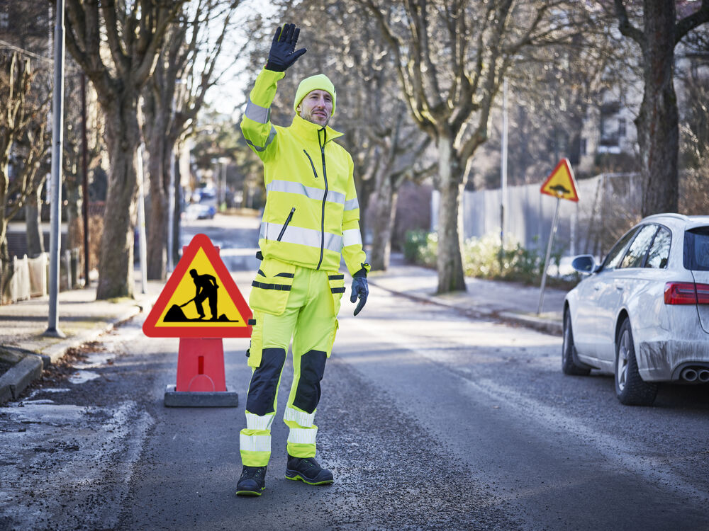 1202 Softshelljacka Varsel från Jobman